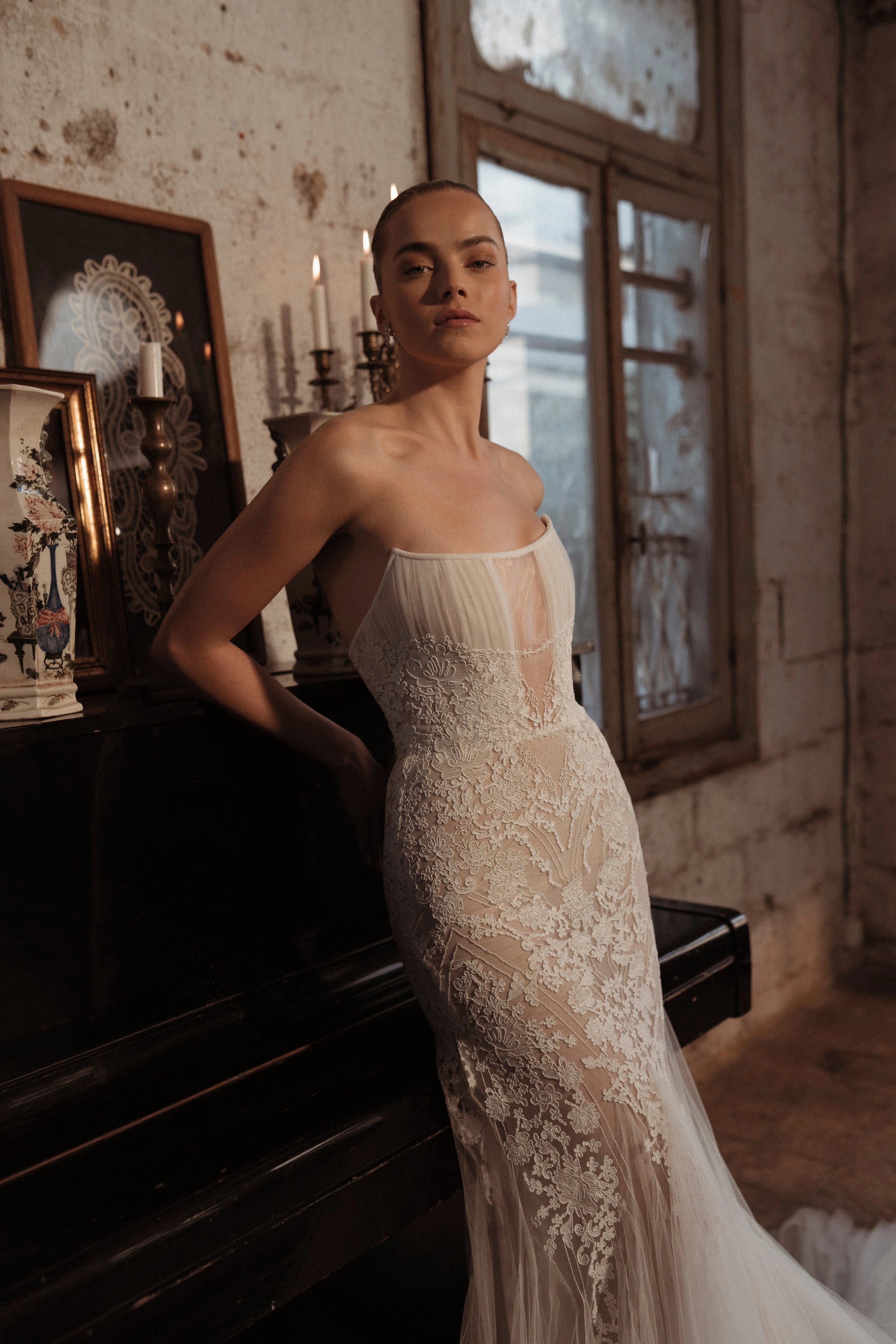 שמלות כלה - מחוכים